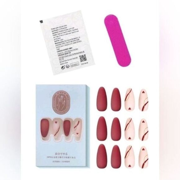 💕5/$18 Almond Heart & Gold Stripe Design Press on Nails - Picture 3 of 5